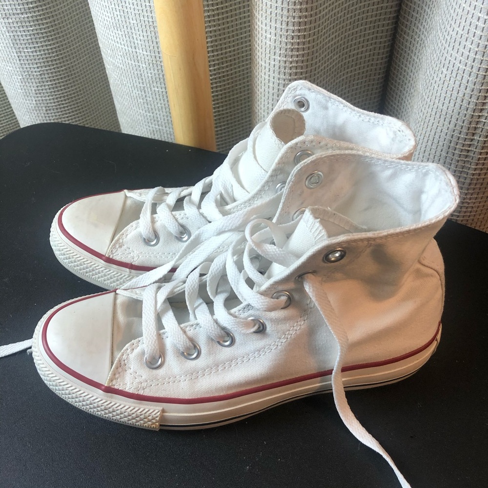 Classic White High-Top Converse Sneakers - Picture 2 of 4